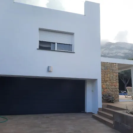 Blanca Villa *